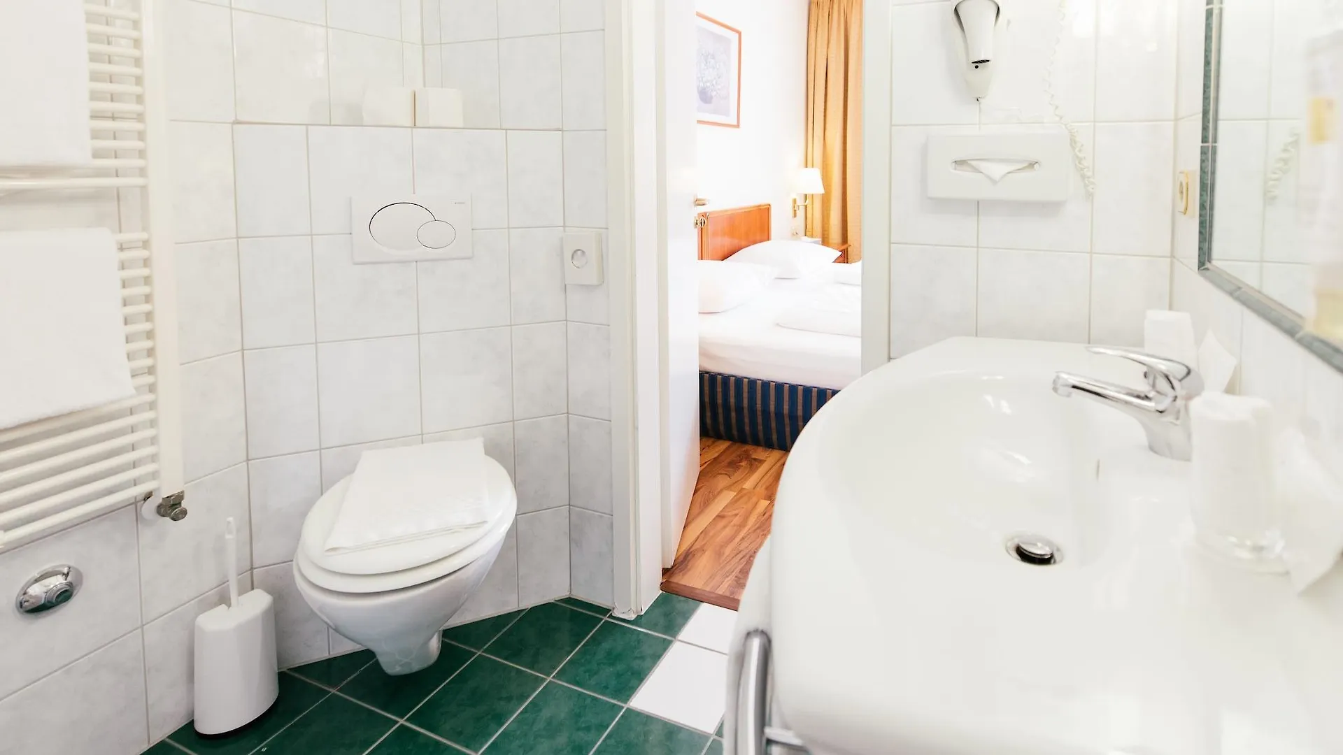 ***  Hotel Excelsior - Central Station Frankfurt am Main Germany